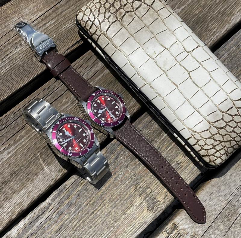 Tudor 42mm 122810